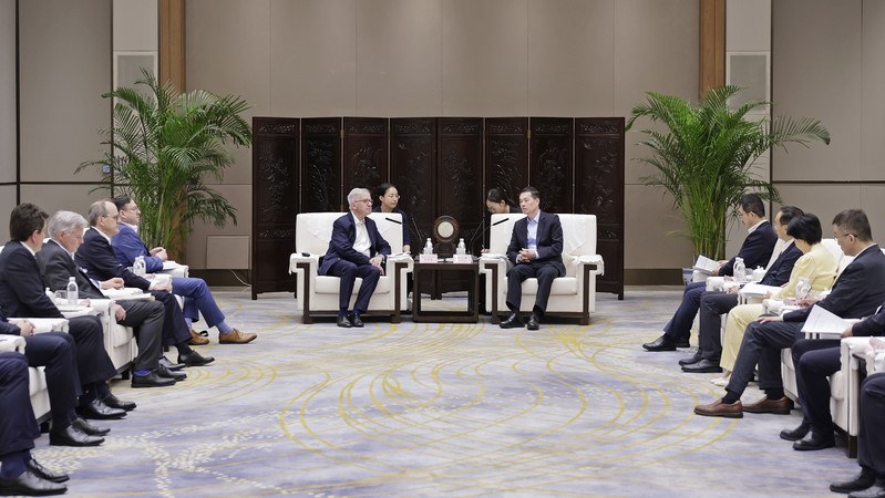 刘小涛吴庆文会见英中贸易协会主席古沛勤