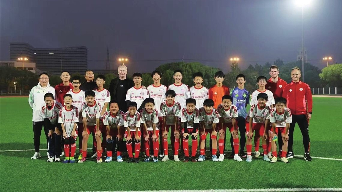 百川源源足球俱乐部合照