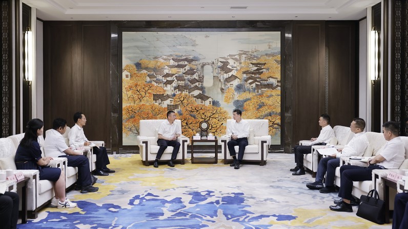 刘小涛会见拉萨市林周县委书记李海云